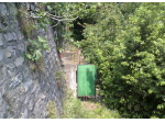 Vendesi tipica casa in sasso censita A4 di due locali con 1830 mq di terreno.