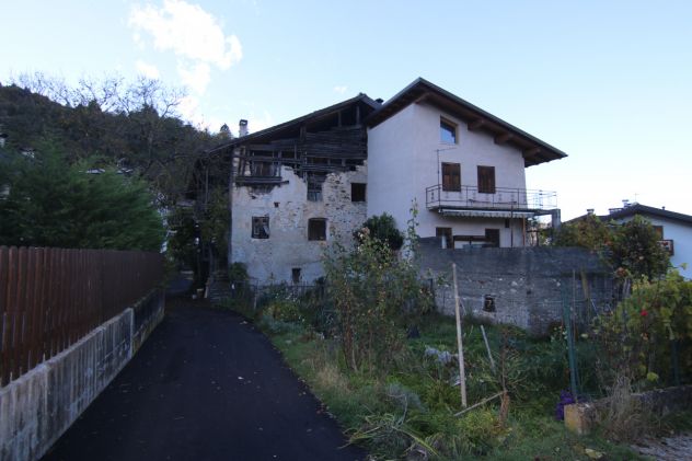 Costasavina un progetto per due famiglie nel comune di Pergine Valsugana