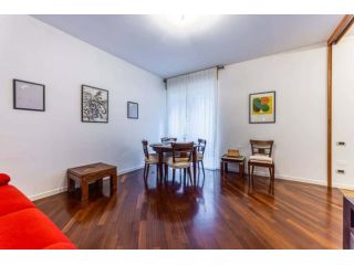 Apartment in Via Emanuele Filiberto, Milano for 100 m² with 2 bedrooms