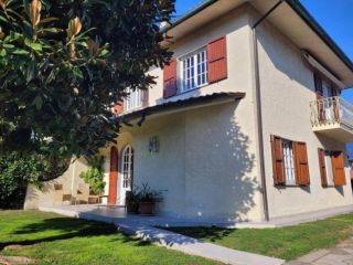 Villetta bifamiliare in affitto a Cinquale - Montignoso 130 mq  Rif: 641291