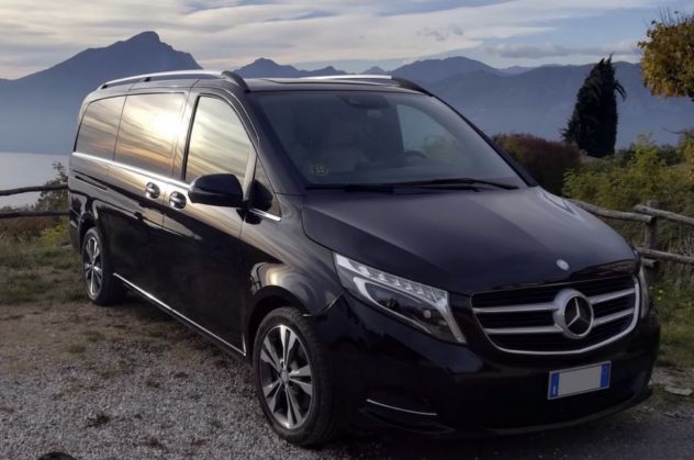 🚘 SERVIZIO TAXI PRIVATO &amp; TRANSFER AEROPORTUALI – MERCEDES CLASSE V 8 POSTI - Foto 4
