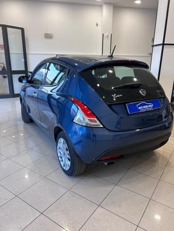 Lancia Ypsilon 1.0 FireFly 5 porte S&S Hybrid Silver - Foto 8
