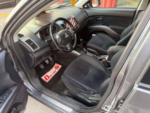 Mitsubishi Outlander 2.0 di-d Instyle dpf, 7 POSTI! - Foto 3