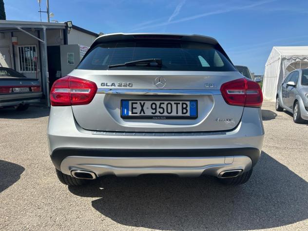 Mercedes GLA 220 4Matic Automatica - Foto 4