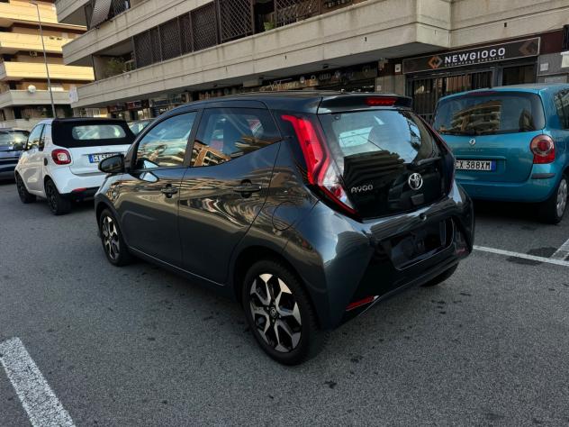 Toyota Aygo Connect 1.0 VVT-i 72 CV 5 porte x-play LED NAVI KAMERA PDC CERCHI 16 - Foto 4
