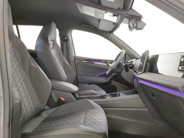 Volkswagen Tiguan Nuova R-Line 1.5 eTSI ACT 110 kW (150 CV) DSG - Foto 7
