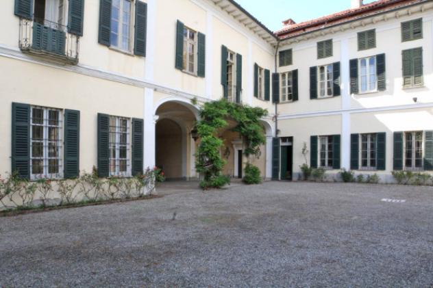 Palazzo / Stabile di 1525 m² con più di 5 locali in vendita a Sizzano