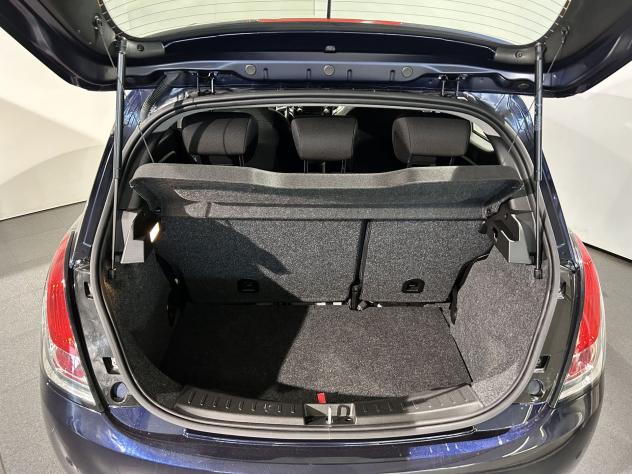 Lancia Ypsilon 1.0 70cv Firefly Hybrid S&S Ecochic AREA C FREE - Foto 6