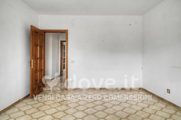 Appartamento di 110 m² con 5 locali e posto auto in vendita a Taranto - Foto 13