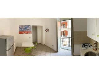 🏠 Affittasi camera singola per studentessa – Napoli Centro