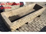 Antica vasca mangiatoia di granito