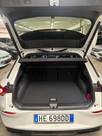 Volkswagen T-Roc TRoc 1.5 eTSI 150 CV ACT R-Line DSG - Foto 9