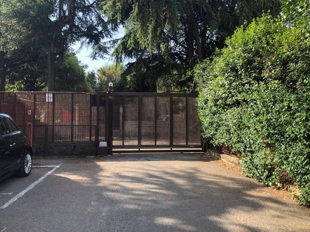 AMPIO GARAGE IN PARCO - Foto 3