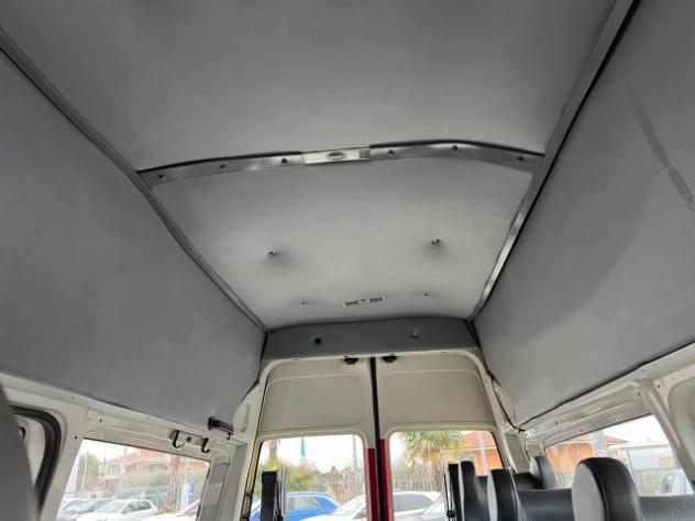 VOLKSWAGEN Caravelle PL / TA 1.9 TDI TRASPORTO DISABILI rif. 23413903 - Foto 10