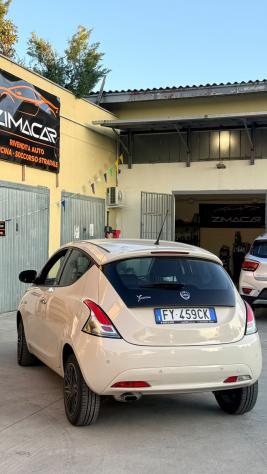 Lancia Ypsilon 1.2 69 CV 5 porte S&S Platinum - Foto 7