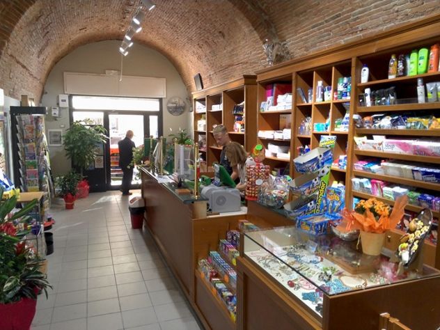 Tabaccheria a 2 passi da piazza Minghetti