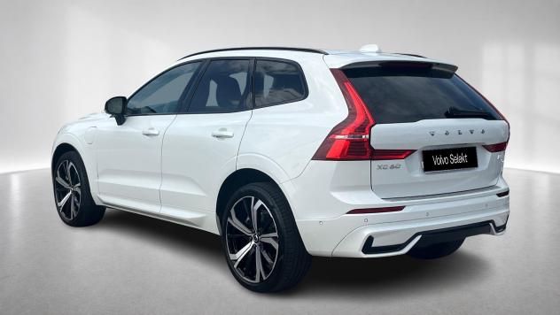 Volvo XC60 Recharge T6 Plug-in AWD auto Ultimate Dark - Foto 2