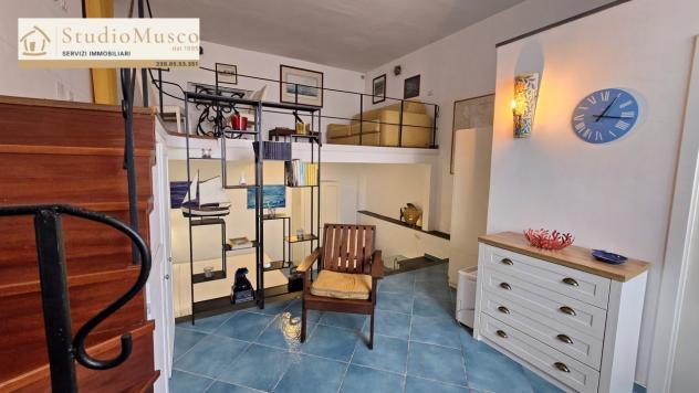 StudioMusco vende a Capri, su via Marina Grande, appartamento su due livelli. - Foto 5