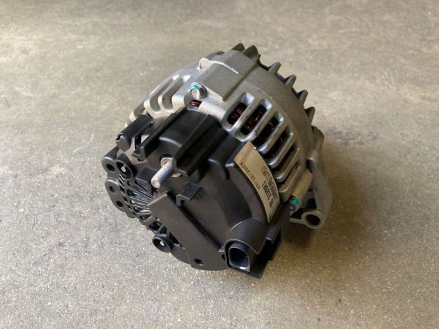 Alternatore Mitsubishi Colt 1.5DI-D del 2006 (MN960266) - Foto 4