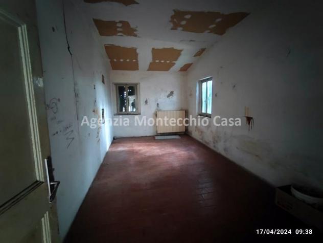 TIPICA CASA COLONICA MARCHIGIANA DI AMPIE DIMENSIONI CON LOCALI USO DEPOSITO E CORTE ESCLUSIVA CIRCOSTANTE - Foto 10