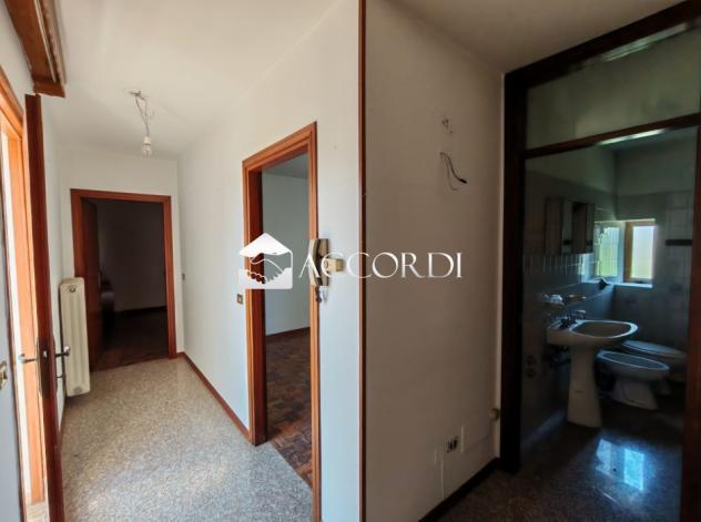 CASA INDIPENDENTE di 5 vani e di 450 mq (MUSSOLENTE) rif. BL068 - Foto 4