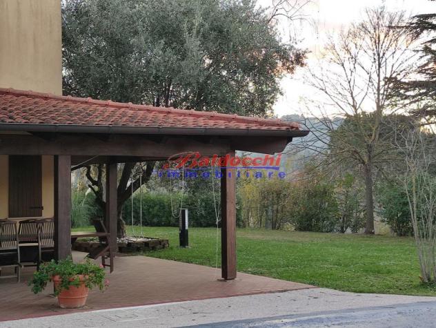 VILLA INDIPENDENTE CON AMPIO GIARDINO