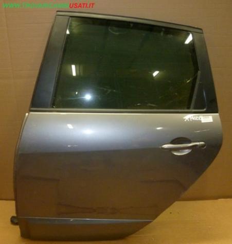 PORTA POST.S. GRIGIO SCURO MET CON ALZACR. RENAULT SCENIC (J95)  Carrozzeria  Lamierati esterni  Porte  Porta post. sx. RENAULT - SCENIC - 01-05-2009