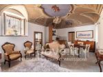Appartamento di 318 m² con più di 5 locali in vendita a Casalzuigno