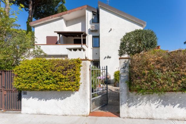 Lideo di SPINA, zona centro, bella villetta, riscaldamento, doppi servizi, giardino, ideale per residenti! - Foto 4
