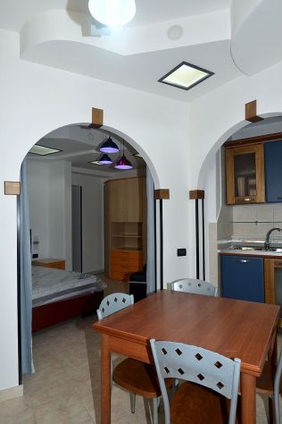 Bivano Elegante Ristrutturato Accessoriato Arredato di tutto - Foto 4