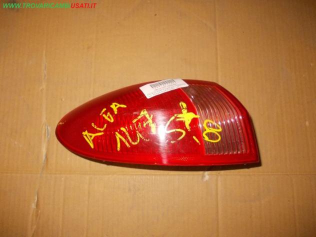 FANALE POST.S.(parte est.) PLASTICA INT. ROSSA ALFA ROMEO 147 (937-W8) Parti elettriche Fanaleria Fanali Fanale post. sx. ALFA ROMEO - 147 - 01-08