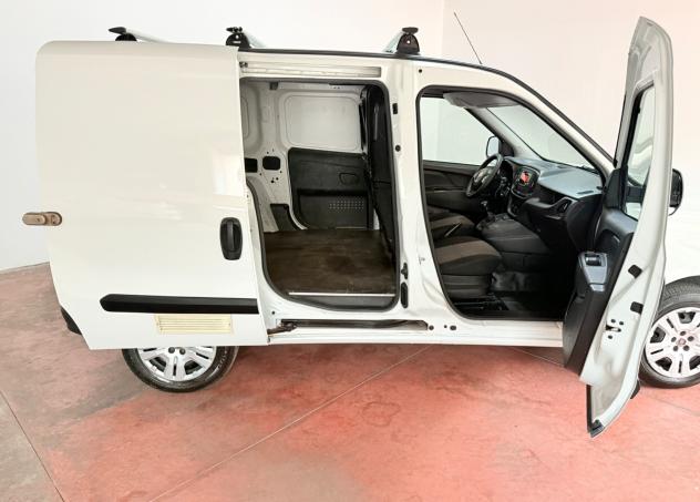 Fiat Doblo Dobl1.3 MJT PC-TN Cargo Lamierato SX - Foto 4
