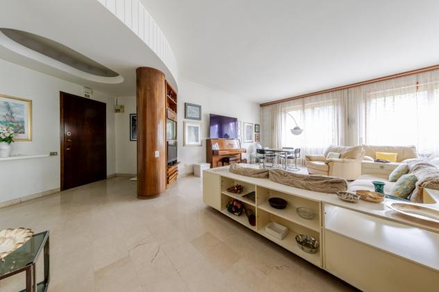 Milano ottimo appartamento via Niccolini numero due metri quadri 220 elegante condominio piano alto soggiorno terrazzo quattro camere tripli servizi d - Foto 5