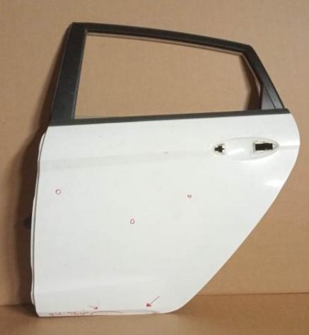 PORTA POST SX BIANCA (No Alzavetro- No Serratura - Si Scendente)PICCOLA AMMACCATURA 999-U1295408 Carrozzeria  Lamierati esterni  Porte  Porta post. sx
