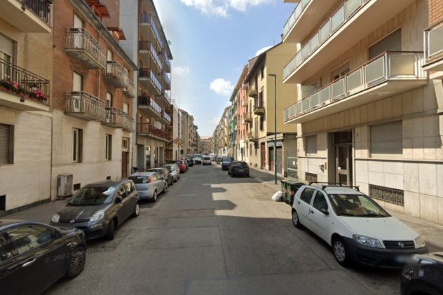 VIA ROMOLO GESSI AMPIO E GRAZIOSO TRILOCALE CON TERRAZZINO