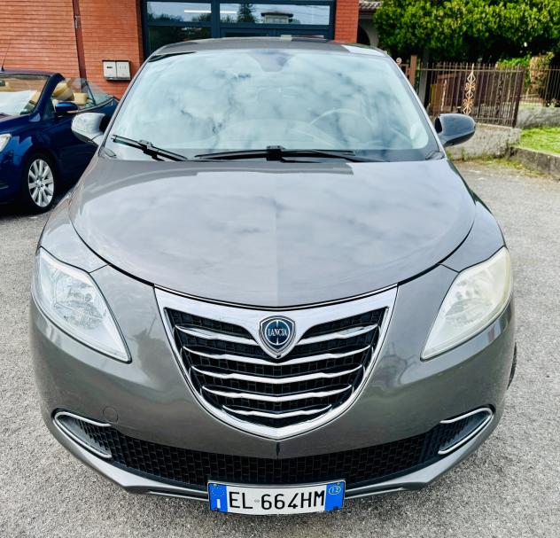 Lancia Ypsilon 1.2 69 CV 5 porte S&S Platinum!!!!!!!!! - Foto 3