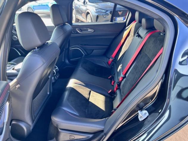 Alfa Romeo Giulia 2.9 T V6 AT8 Quadrifoglio - Foto 6