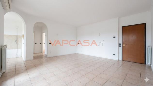 ESCLUSIVO E LUMINOSO TRIOLOCALE CON BOX DOPPIO - Foto 11