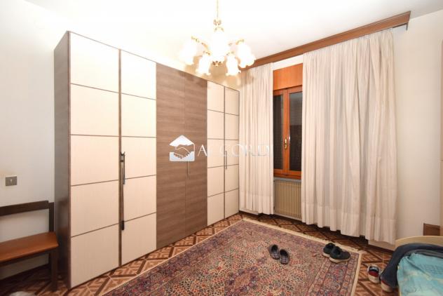CASA INDIPENDENTE di 4 vani e di 380 mq (GODEGA DI SANT'URBANO) rif. GA8 - Foto 8