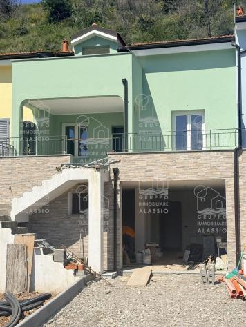 COASCO-MARINAVERDE: Proponiamo Villetta trifamiliare con giardino e box auto