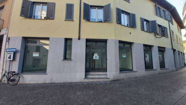 3 Vetrine in affitto a Melzo