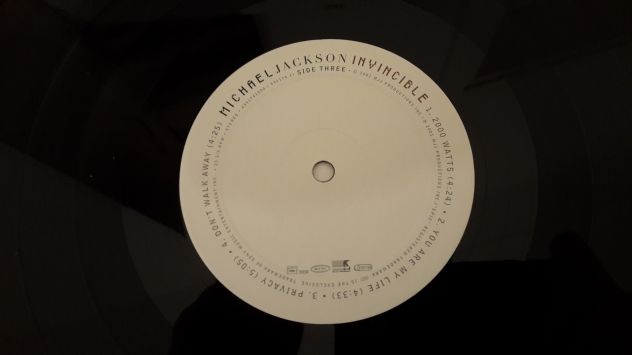 MICHAEL JACKSON, INVINCIBLE, (ALBUM) DOPPIO LP, 2001 TRADEMARK. - Foto 3