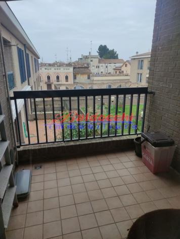 FANO CENTRO STORICO - ELEGANTE APPARTAMENTO CON 2 CAMERE MATRIMONIALI E DOPPIO GARAGE - Foto 8