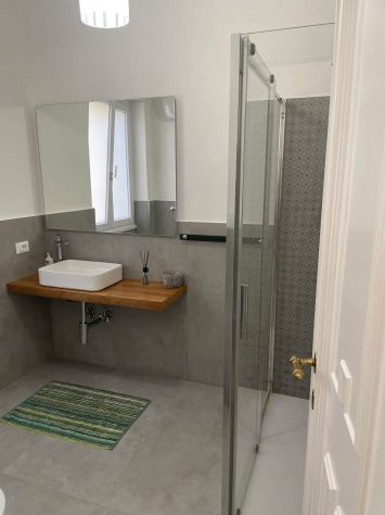 ANAGNINA TRILOCALE CON TERRAZZO
