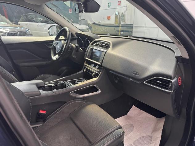 Jaguar F-Pace F-Pace 2.0d Portfolio awd 180cv auto - Foto 6