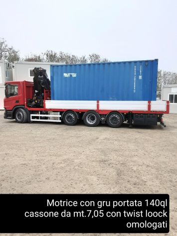SERVIZIO TRASPORTO CONTAINER CON GRU A MILANO AREA C