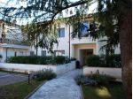 APPARTAMENTO INDIPENDENTE di 3 vani e di 100 mq (CAMAIORE) rif. 2001