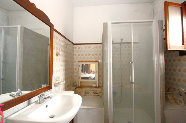 Casa indipendente con terrazzo a livello - Foto 9