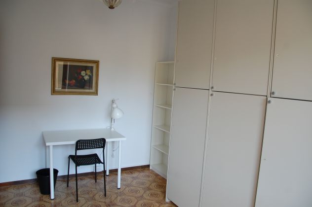 Posto letto per studentessa in singola (280 e 300 €) - Foto 8