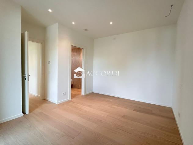 APPARTAMENTO di 4 vani e di 135 mq (CONEGLIANO) rif. SM32A1_1 - Foto 18